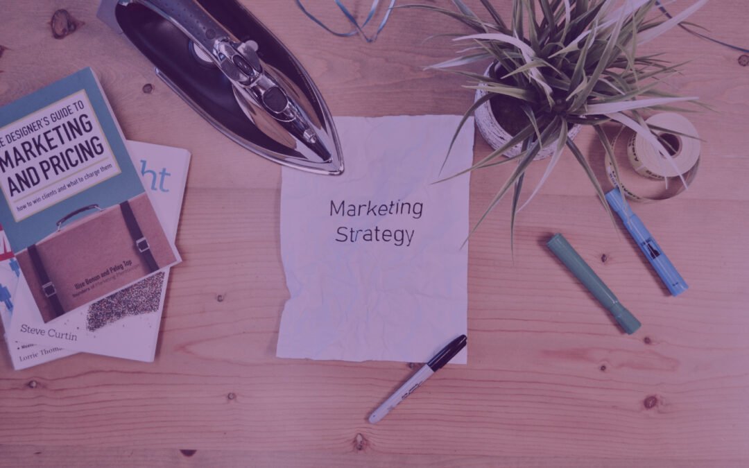 Un papier avec stratégie Marketing