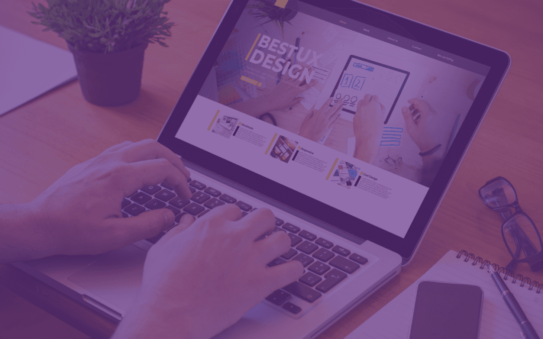 Web designer qui travaille